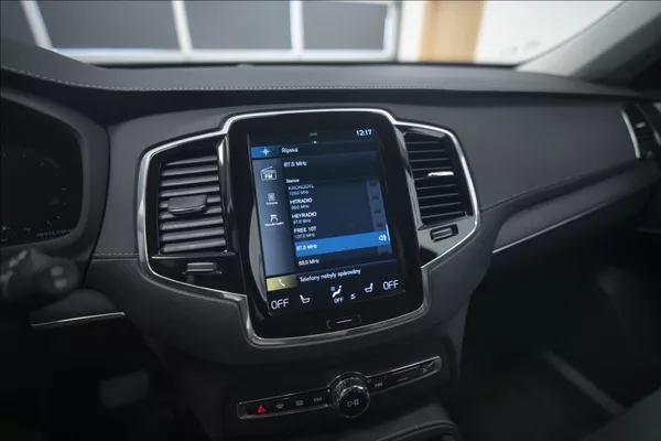 Volvo XC90 2,0 B5 AWD INSCRIPTION 7 MÍST - foto 28