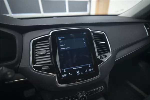 Volvo XC90 2,0 B5 AWD INSCRIPTION 7 MÍST - foto 31
