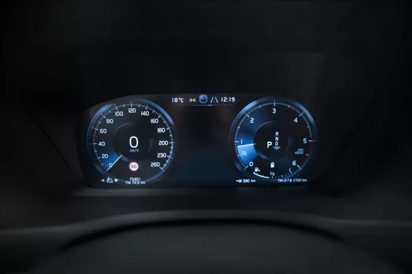 Volvo XC90 2,0 B5 AWD INSCRIPTION 7 MÍST - foto 34