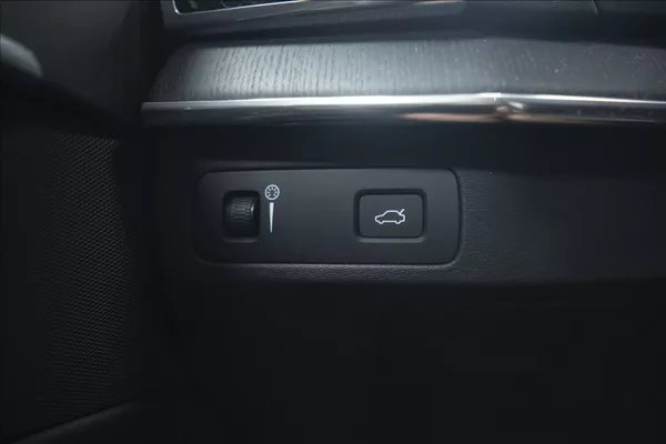 Volvo XC90 2,0 B5 AWD INSCRIPTION 7 MÍST - foto 35