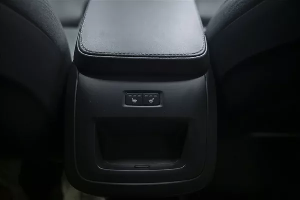 Volvo XC90 2,0 B5 AWD INSCRIPTION 7 MÍST - foto 41