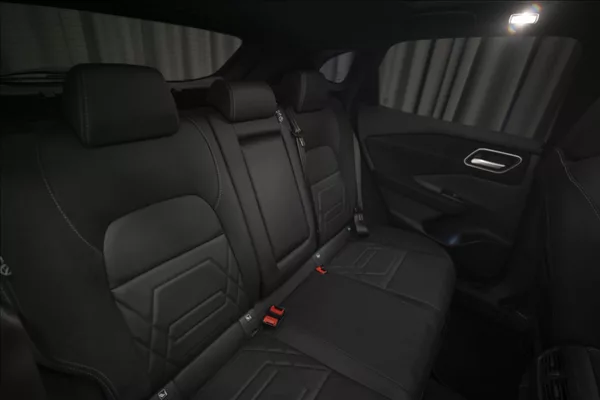 Nissan Qashqai 1,3 DIG-T MHEV AT NAVI PANO ČR - foto 14