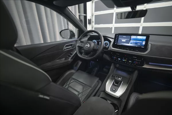 Nissan Qashqai 1,3 DIG-T MHEV AT NAVI PANO ČR - foto 15