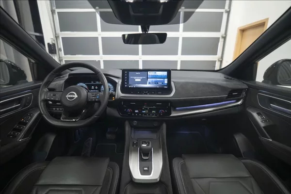 Nissan Qashqai 1,3 DIG-T MHEV AT NAVI PANO ČR - foto 16