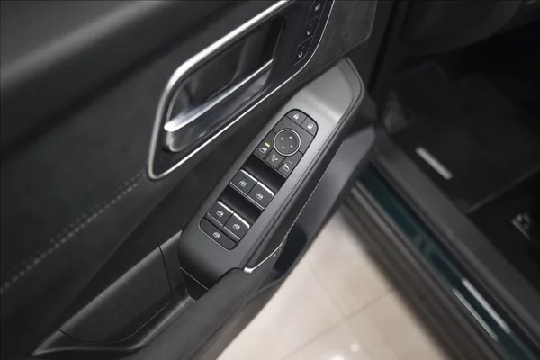 Nissan Qashqai 1,3 DIG-T MHEV AT NAVI PANO ČR - foto 19