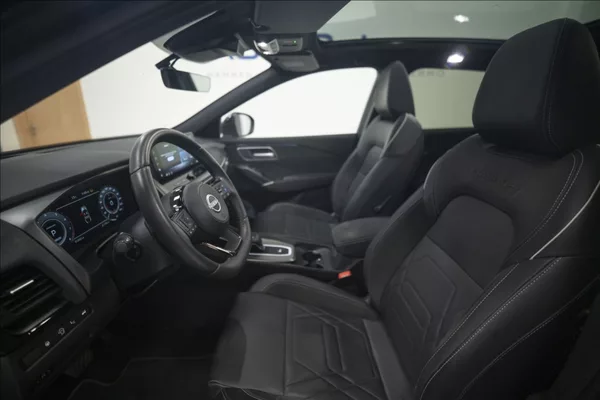 Nissan Qashqai 1,3 DIG-T MHEV AT NAVI PANO ČR - foto 21
