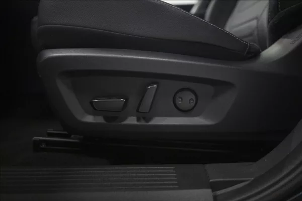 Nissan Qashqai 1,3 DIG-T MHEV AT NAVI PANO ČR - foto 23