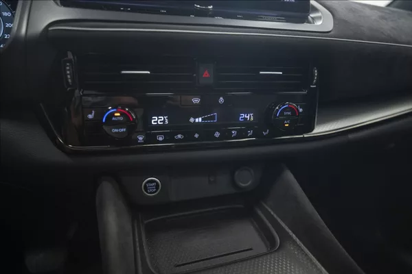 Nissan Qashqai 1,3 DIG-T MHEV AT NAVI PANO ČR - foto 28