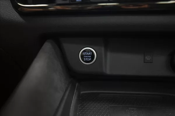 Nissan Qashqai 1,3 DIG-T MHEV AT NAVI PANO ČR - foto 29