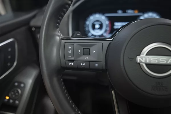 Nissan Qashqai 1,3 DIG-T MHEV AT NAVI PANO ČR - foto 31