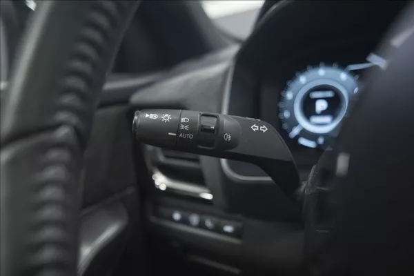 Nissan Qashqai 1,3 DIG-T MHEV AT NAVI PANO ČR - foto 33