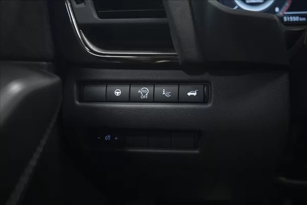 Nissan Qashqai 1,3 DIG-T MHEV AT NAVI PANO ČR - foto 35