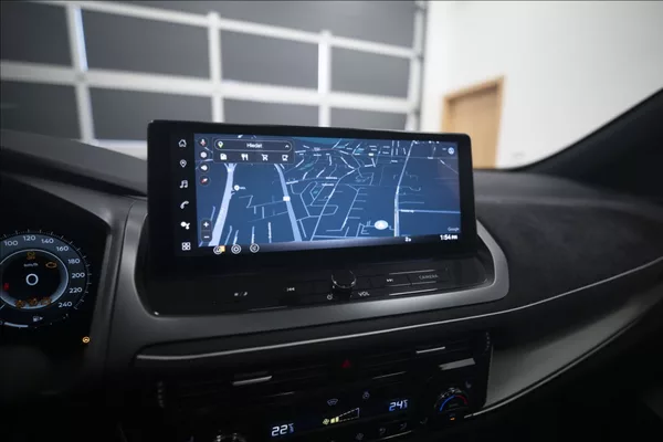 Nissan Qashqai 1,3 DIG-T MHEV AT NAVI PANO ČR - foto 36