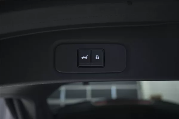 Nissan Qashqai 1,3 DIG-T MHEV AT NAVI PANO ČR - foto 50