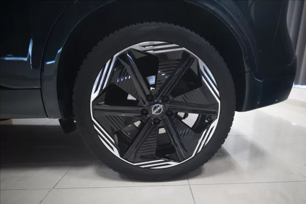 Nissan Qashqai 1,3 DIG-T MHEV AT NAVI PANO ČR - foto 52