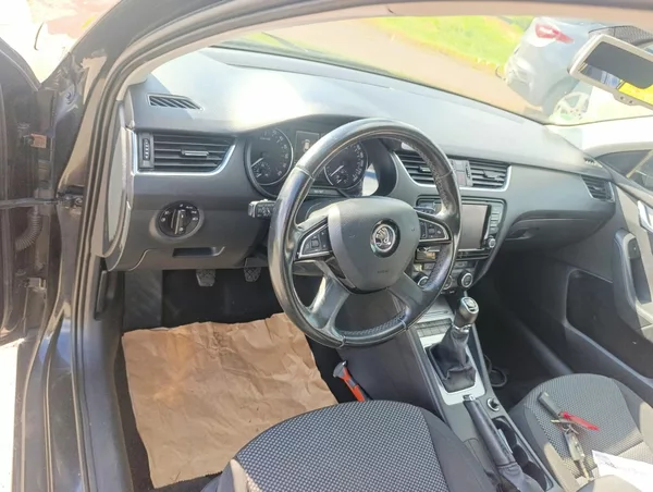 Škoda Octavia 1.6 TDi Green Line 81kw - foto 12