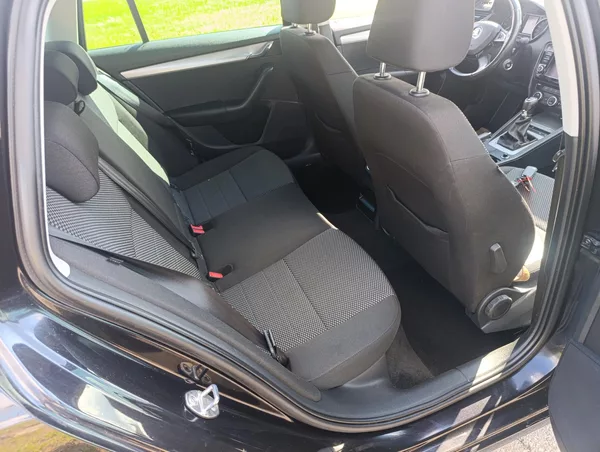 Škoda Octavia 1.6 TDi Green Line 81kw - foto 16