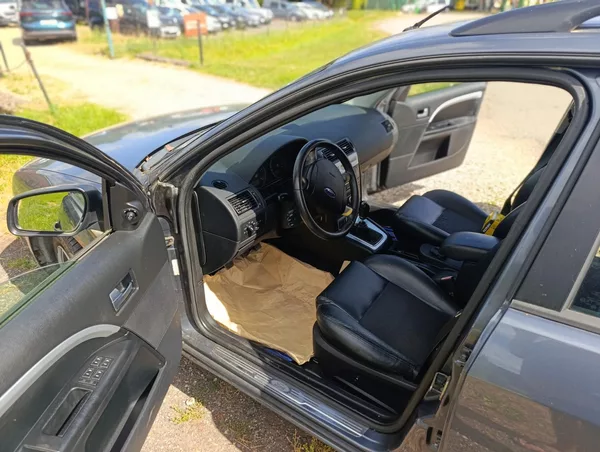 Ford Mondeo 2.0 TDCi - foto 5