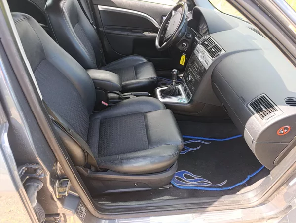 Ford Mondeo 2.0 TDCi - foto 9