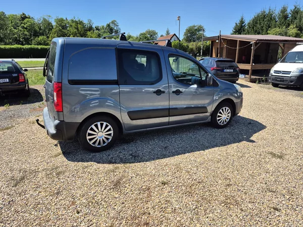 Peugeot Partner 1.6Hdi 3místa - foto 11