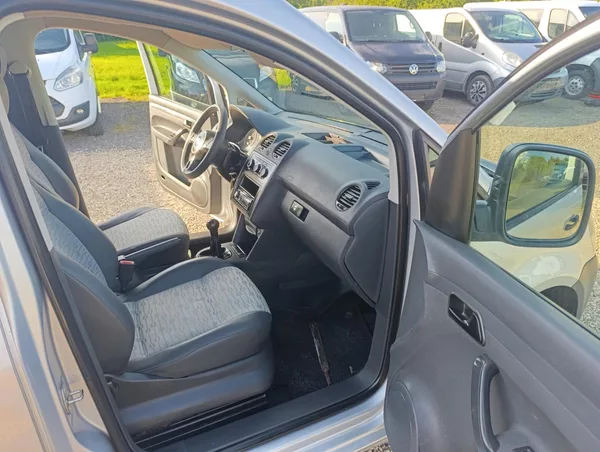 Volkswagen Caddy 1.6 TDi klima tažné 75kw - foto 15