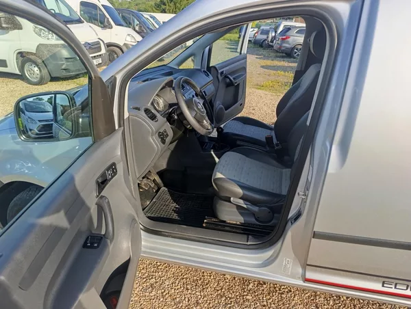 Volkswagen Caddy 1.6 TDi klima tažné 75kw - foto 17
