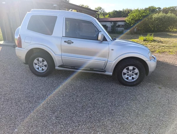 Mitsubishi Pajero 3.2 DID GLX A/T - foto 5