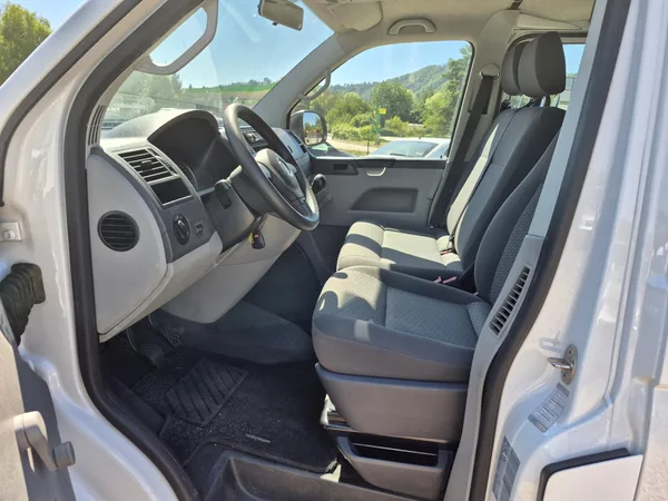 Volkswagen Transporter 2.0Tdi 9Míst - foto 13
