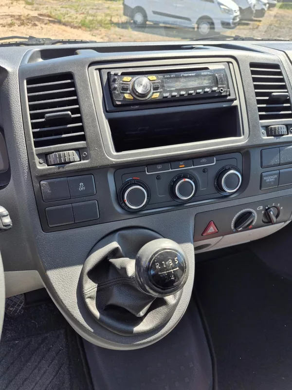 Volkswagen Transporter 2.0Tdi 9Míst - foto 14