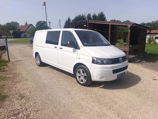 Volkswagen Transporter 2.0 TDi 6 míst LONG klima tz