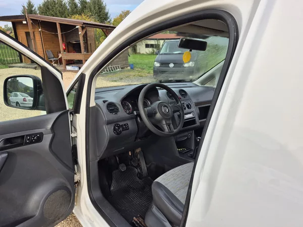 Volkswagen Caddy 1.6Tdi Tažné - foto 15