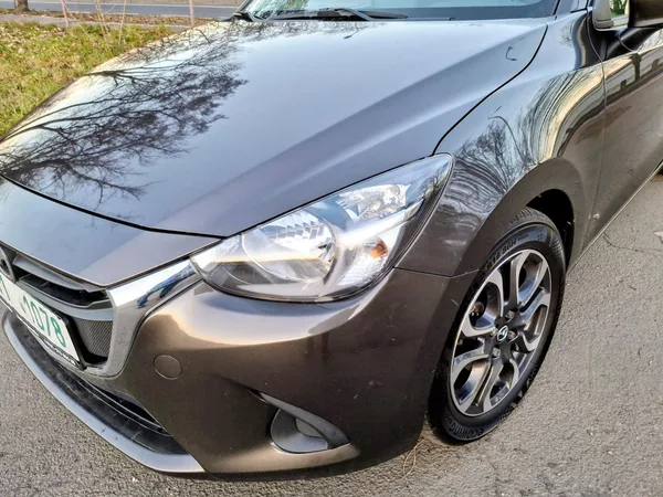 Mazda 2 1.5 benzin 66 kw max. výbava - foto 14