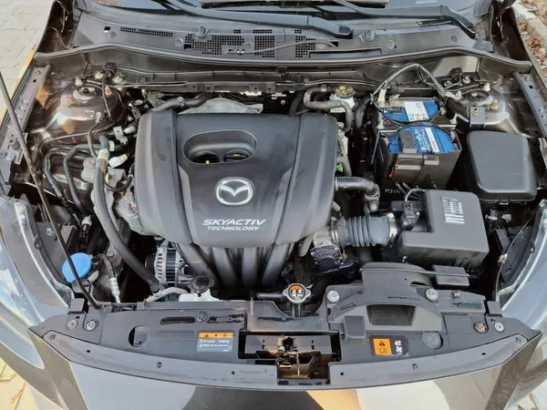 Mazda 2 1.5 benzin 66 kw max. výbava - foto 18