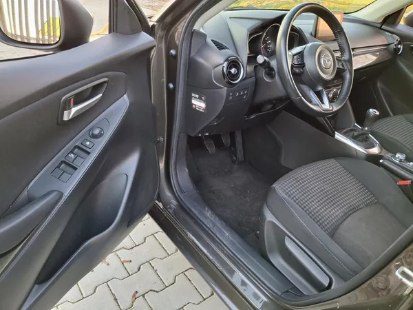 Mazda 2 1.5 benzin 66 kw max. výbava - foto 19