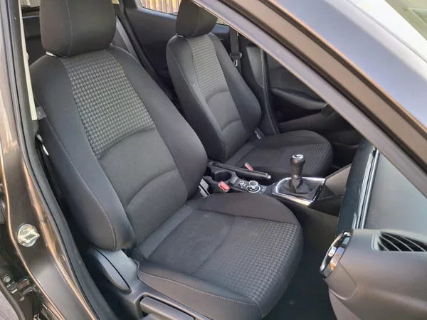 Mazda 2 1.5 benzin 66 kw max. výbava - foto 21