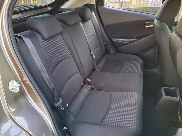 Mazda 2 1.5 benzin 66 kw max. výbava - foto 22