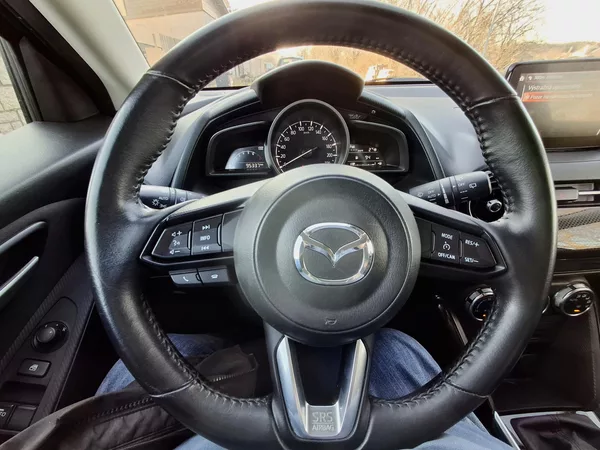 Mazda 2 1.5 benzin 66 kw max. výbava - foto 26