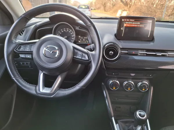 Mazda 2 1.5 benzin 66 kw max. výbava - foto 27