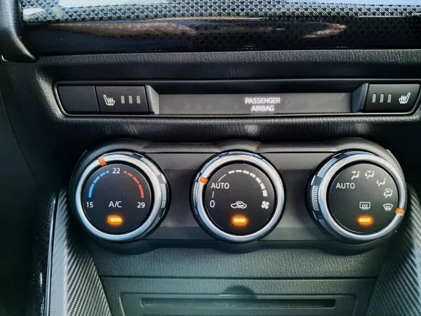 Mazda 2 1.5 benzin 66 kw max. výbava - foto 32