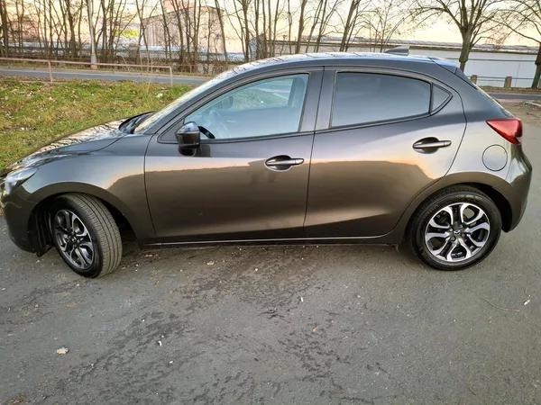 Mazda 2 1.5 benzin 66 kw max. výbava - foto 6