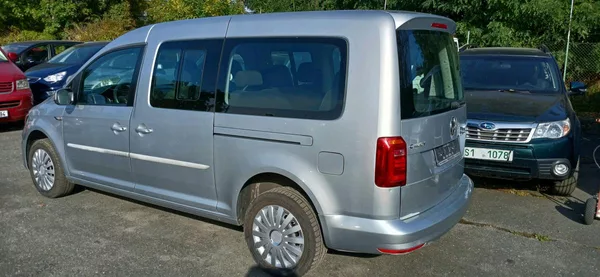 Volkswagen Caddy 2.0 TDI Maxi 7 míst - foto 15