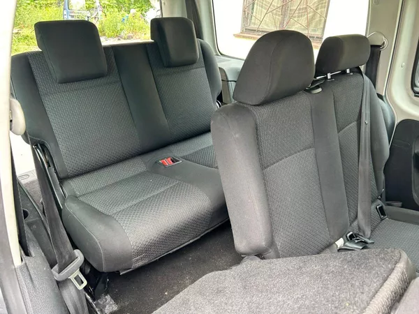 Volkswagen Caddy 2.0 TDI Maxi 7 míst - foto 25