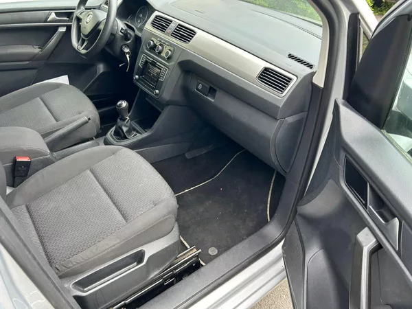 Volkswagen Caddy 2.0 TDI Maxi 7 míst - foto 27