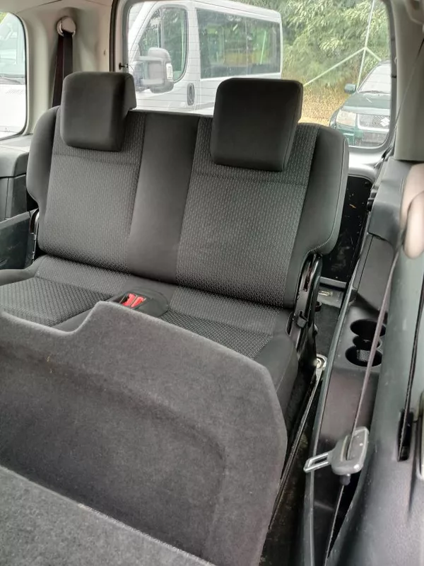 Volkswagen Caddy 2.0 TDI Maxi 7 míst - foto 30