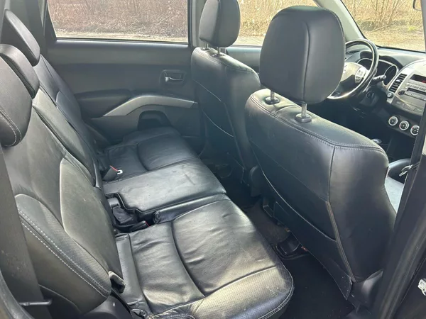 Mitsubishi Outlander 2.4 4x4 7 míst max. výbava - foto 13