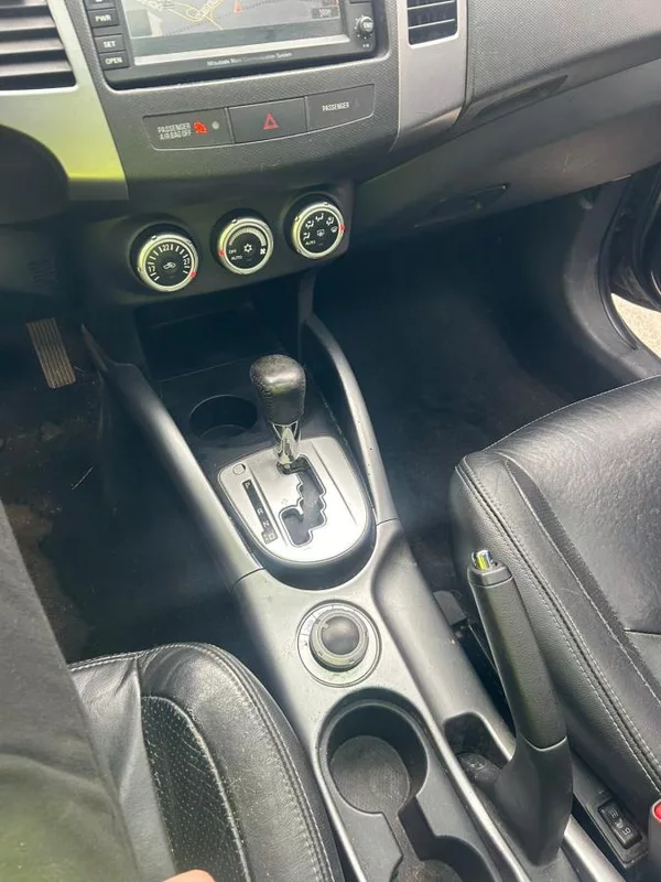 Mitsubishi Outlander 2.4 4x4 7 míst max. výbava - foto 16