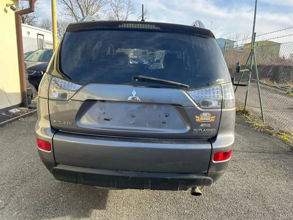 Mitsubishi Outlander 2.4 4x4 7 míst max. výbava - foto 5