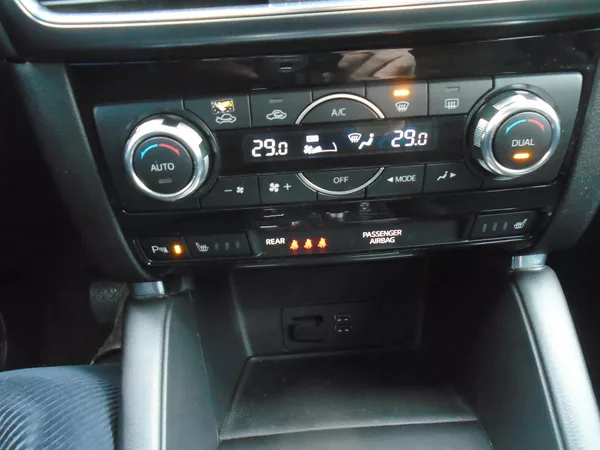 Mazda CX-5 2.5 141 kw 4x4 max. výbava - foto 24