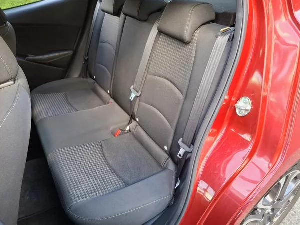 Mazda 2 1.5 benzin - foto 15