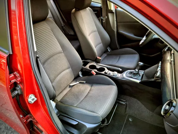 Mazda 2 1.5 benzin - foto 16
